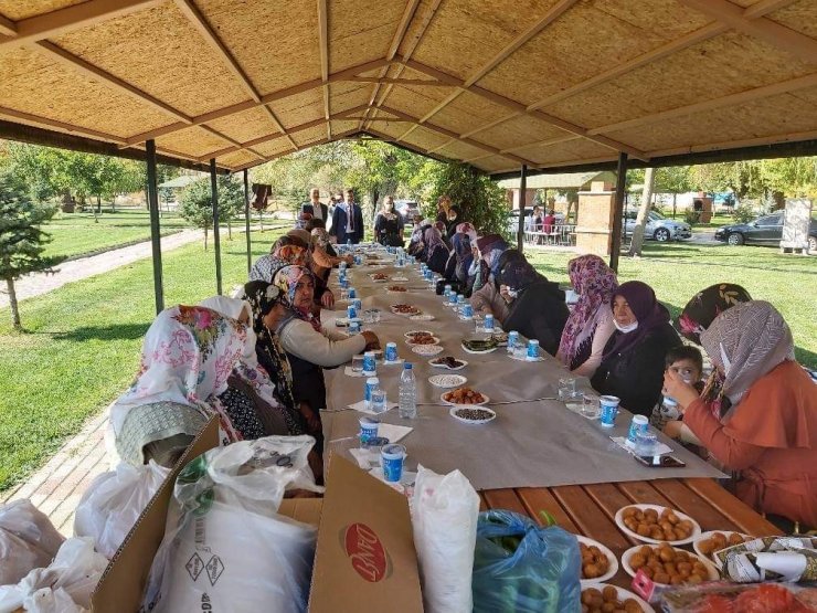 Şuhut Kadın Kültür Evinden piknik etkinliği