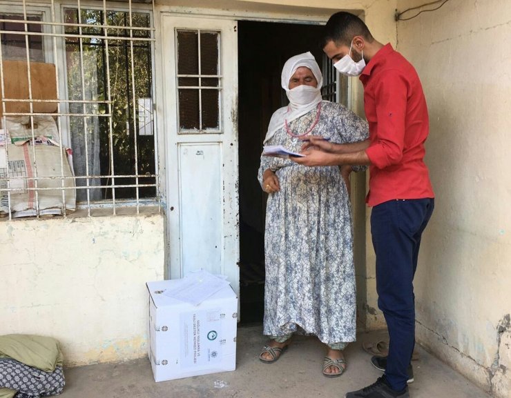 Mardin’de yaşlı vatandaşlara hijyen paketi dağıtıldı