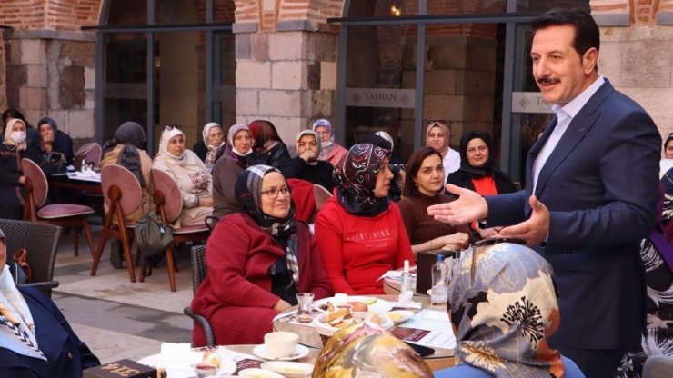 Erdoğan Tok’tan AK kadınlarla vefa buluşması