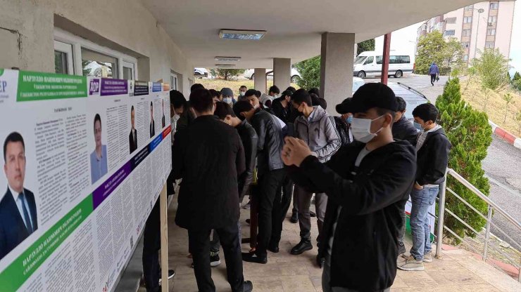 Özbekistan’daki cumhurbaşkanlığı seçimleri için Karabük’te oy kullandılar