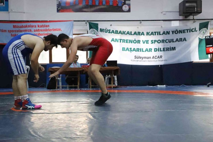 Kızılcahamam’da 310 sporcu güreşti