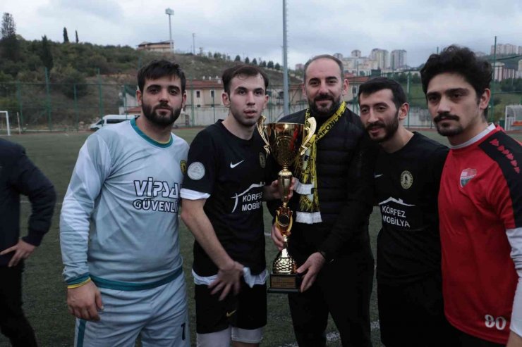 İzmit Belediyesi Başkanlık Kupası’nda şampiyon Bekirderespor