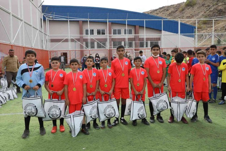 Melikgazi Futbol Okulu kapanış turnuvası düzenlendi