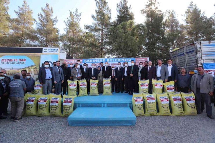 Şahinbey’de çiftçilere 13 bin ton gübre desteği sağladı