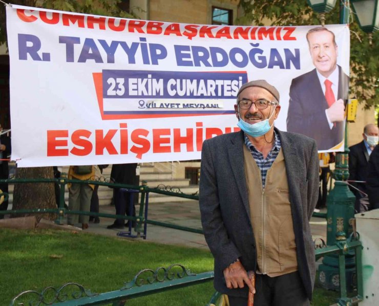 Erdoğan sevgileri kilometrece uzaktan yollara düşürdü