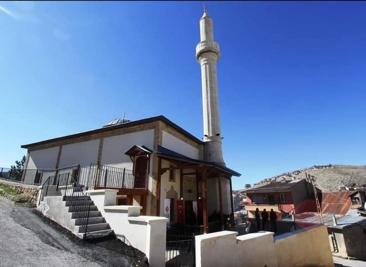 Restorasyonu tamamlanan tarihi Veysel Efendi Camii ibadete açıldı