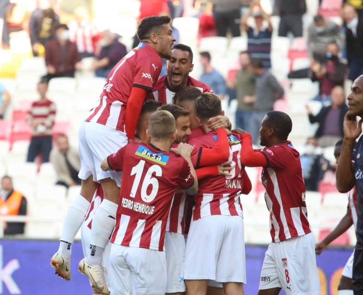 Sivasspor sahasındaki yenilmezlik serisini 5’e çıkartmak istiyor