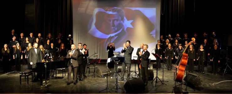 Cumhuriyetin 98. Yılı Cumhuriyet ve Atatürk konseri ile kutlandı