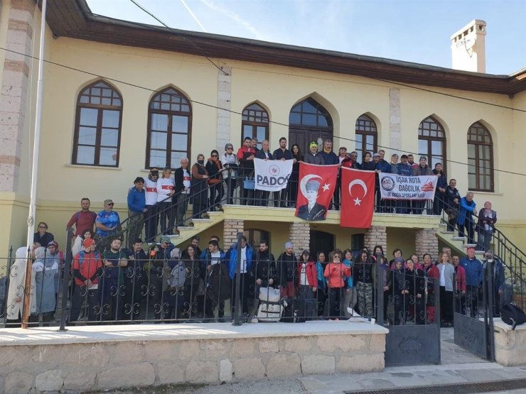 Doğaseverler, Frig Vadisi’nde tarihin ve doğanın izini sürdü
