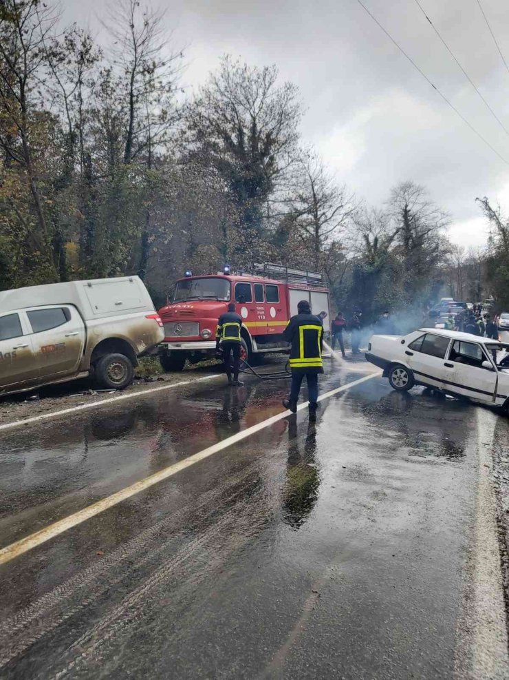 Sinop’ta iki araç çarpıştı: 7 yaralı