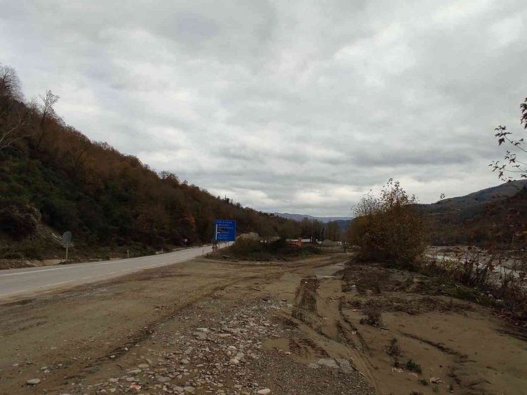 Türkeli-Ayancık yolu İkisu bölgesinde köprü inşaatına başlandı