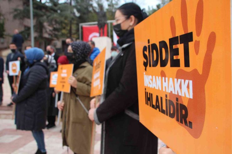 AK Partili kadınlar şiddete karşı tek ses oldu