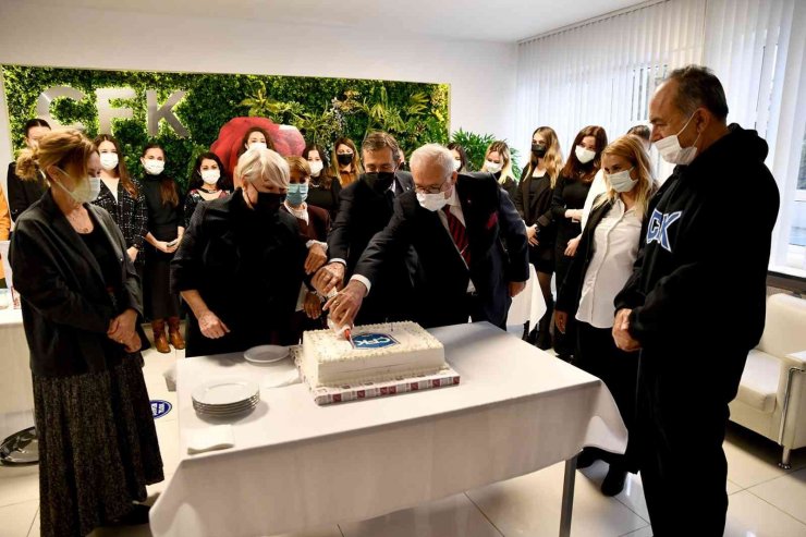 Ahmet Ataç’tan öğretmenlere özel kutlama