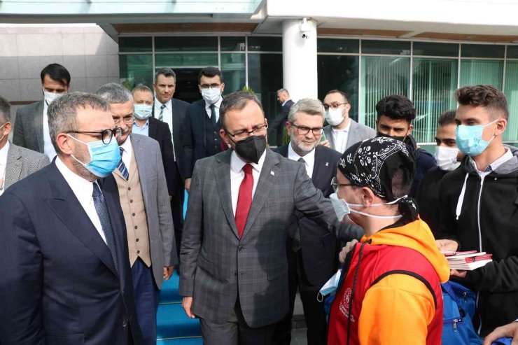 Gençlik ve Spor Bakanı Kasapoğlu, Kahramanmaraş’ta