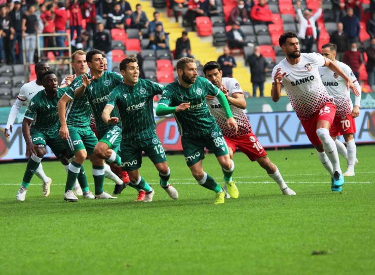 Spor Toto Süper Lig: Gaziantep FK: 1 - Konyaspor: 1 (İlk yarı)