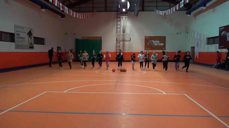 Basketbolcu genç kızlar bölge turnuvasına hazırlanıyor