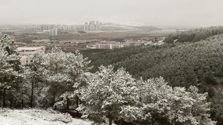 Sivas’ta mevsimin ilk karı düştü