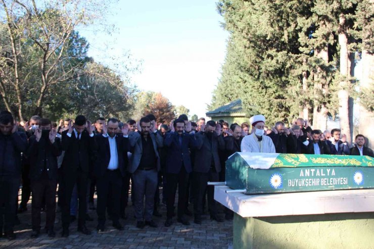 Eski eşi tarafından katledilen kadına son görev