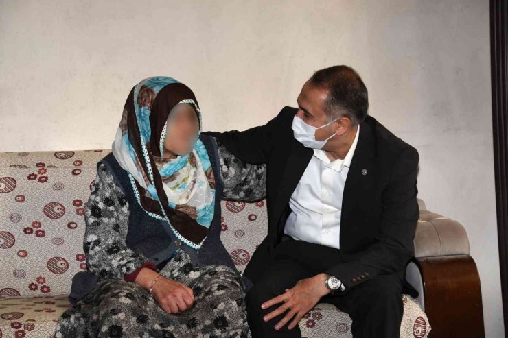 Vali Çuhadar, hasta ve engellileri evlerinde ziyaret etti