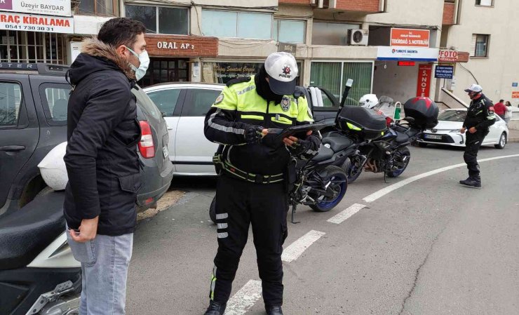 Polisten motosiklet denetimi