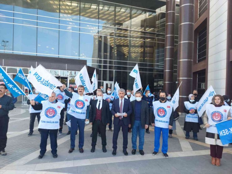 saglik calisanlari is birakti