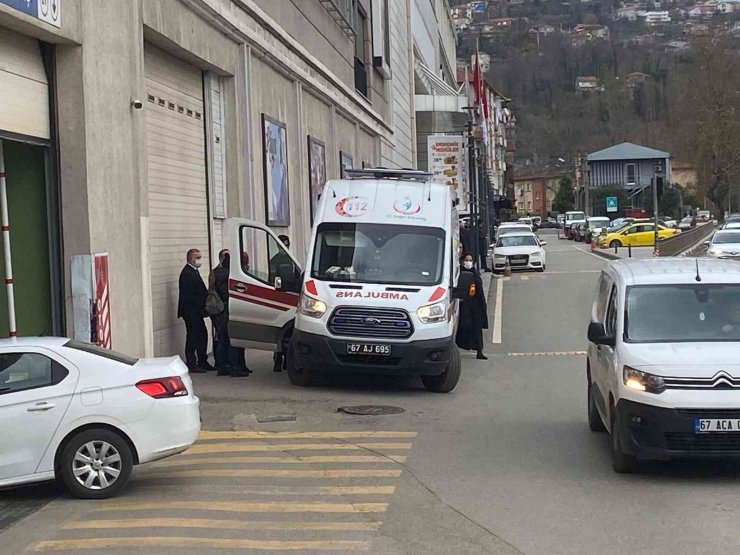 Zonguldak’ta AVM’de bir kadına elektrik çarptı