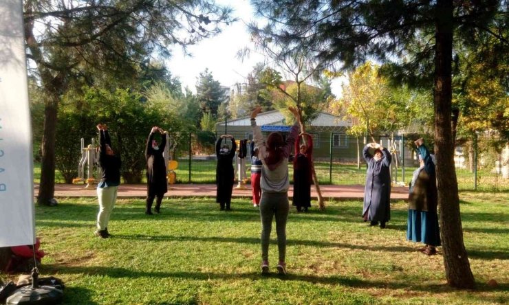 Yenişehir Belediyesi’nin sabah sporuna vatandaşlardan yoğun ilgi