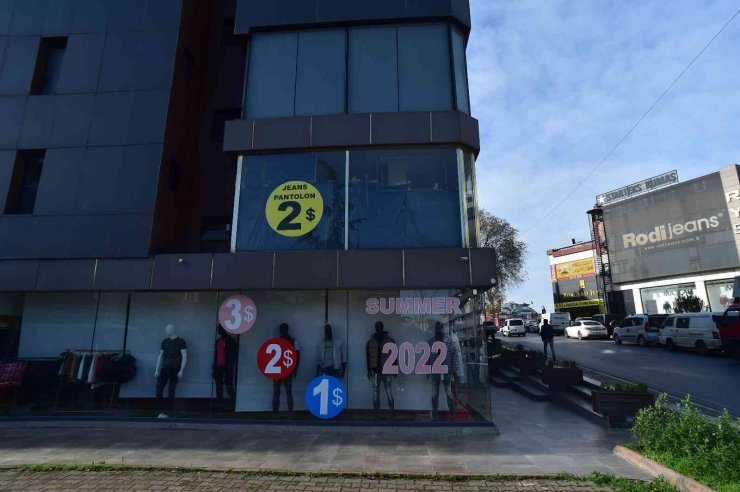 Merter tekstil piyasasında etiketler dolara dönüştü