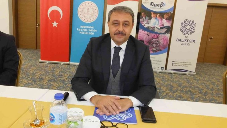 Balıkesir Valisi Şıldak Burhaniye’de eğitimcilerle bir araya geldi.