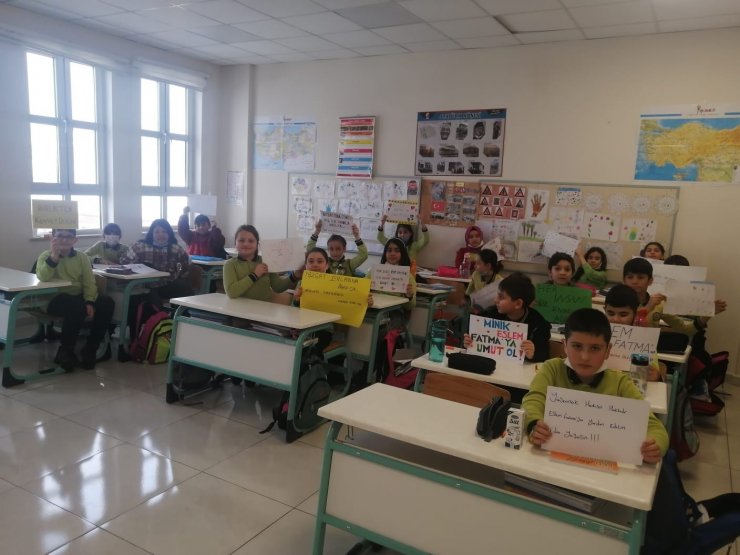 Öğrenciler harçlıklarıyla SMA hastası Eslem Fatma’ya destek oldular
