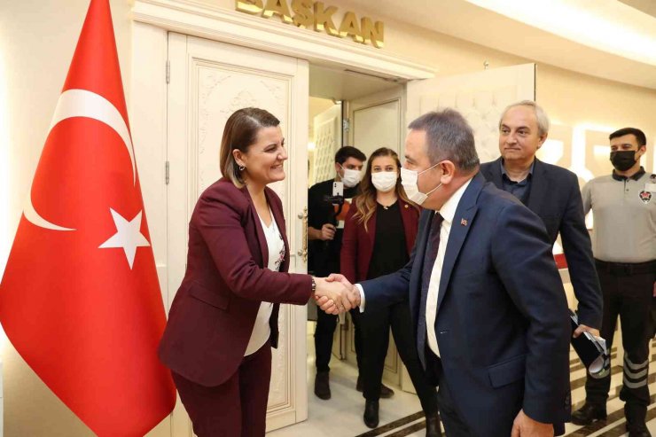 İzmit Belediye Başkanı Antalya’nın projelerini inceledi
