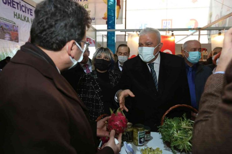 Başkan Atay, Tarım Fuarı’nda belediyenin ürünlerini tanıttı
