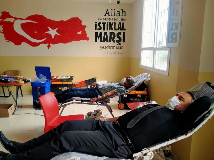 Erzin’de eğitimcilerden kan bağışı