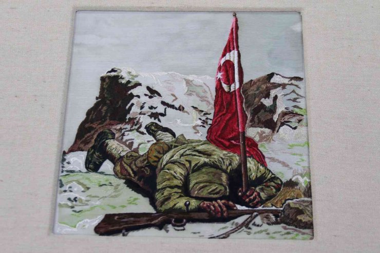 Kurtuluş Savaşı’nın simgesel resmi 100 farklı renk tonuyla nakşedildi