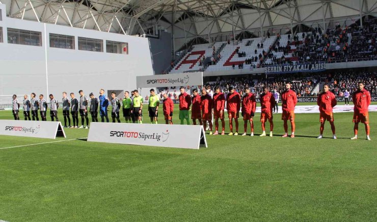 Spor Toto Süper Lig: Altay: 0 - Alanyaspor: 1 (İlk yarı)