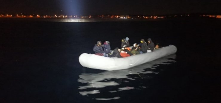 Ayvalık’ta 45 düzensiz göçmen kurtarıldı