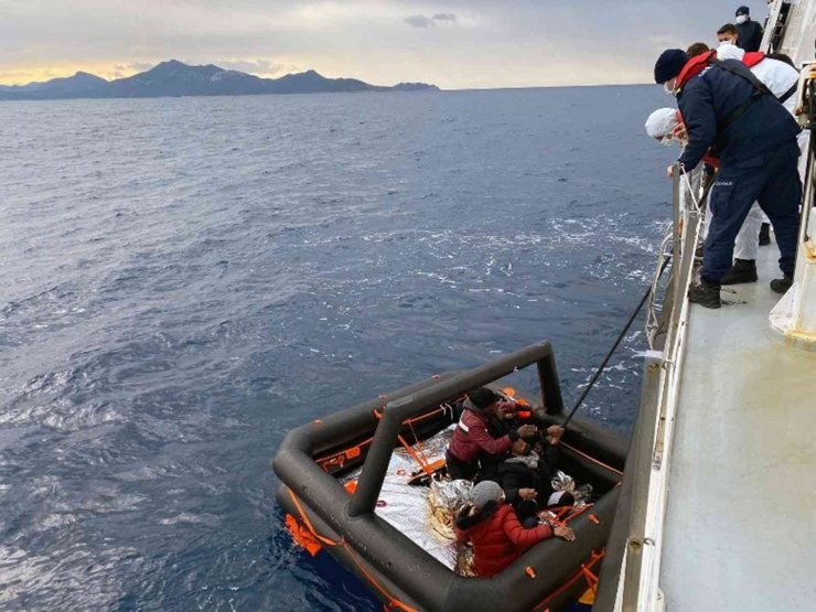 Datça’da 5 düzensiz göçmen kurtarıldı