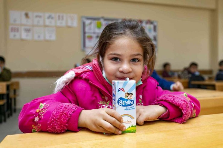 Büyükşehir Belediyesinin hedefi; çocuklara 1,5 milyon kutu süt dağıtmak