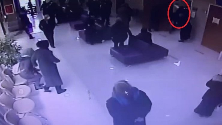 Yalova’da hasta ve yakının doktora saldırı anı kamerada