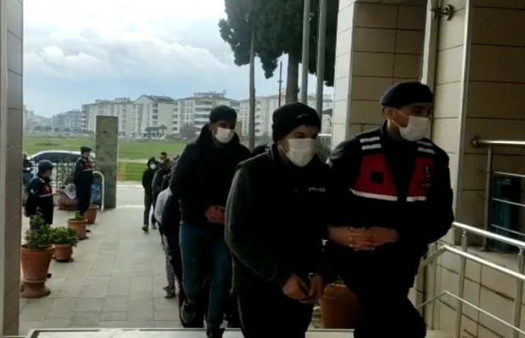 İzmir’de 12 hırsızlık şüphelisinden 6’sı tutuklandı