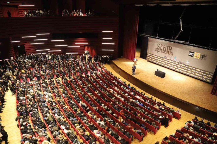 Konya’da Şehir Konferanslarının konuğu Hayati İnanç oldu