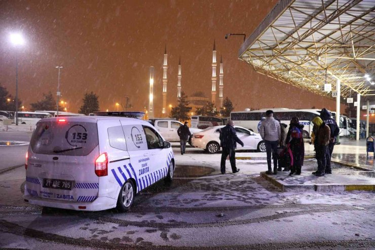 Diyarbakır otogarındaki yolcular otellere yerleştirildi