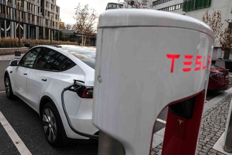 Tesla, Türkiye’de 10 yeni hızlı şarj merkezini devreye alıyor