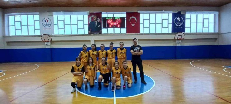 Bozüyük Belediyesi Eğitim ve Spor Kulübü kızlar basketbol takımları galibiyetlerle başladı