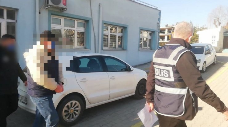 Düzce’de hapis cezasıyla aranan şüpheliyi TEM ekipleri yakaladı