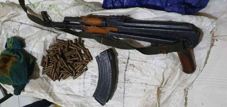 Iğdır’da silah ticaretine darbe: Ticari takside Kalaşnikof silah ele geçirildi