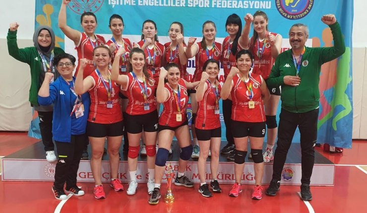 Voleybol takımı Türkiye Şampiyonu oldu