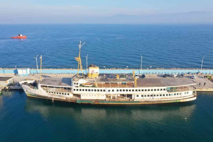 Otantik Gemi Otel, İstanbul’a uğurlandı