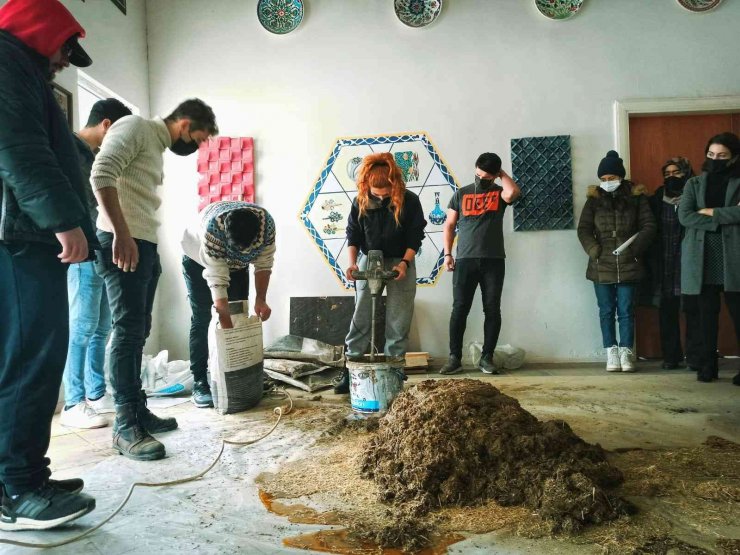 Karacasu’da geleneksel kerpiç ve sıkıştırılmış toprak tekniği konuşuldu
