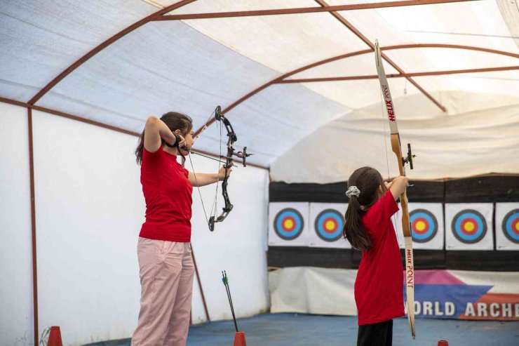 Büyükşehir Belediyesinin ücretsiz okçuluk kursuna kayıtlar sürüyor